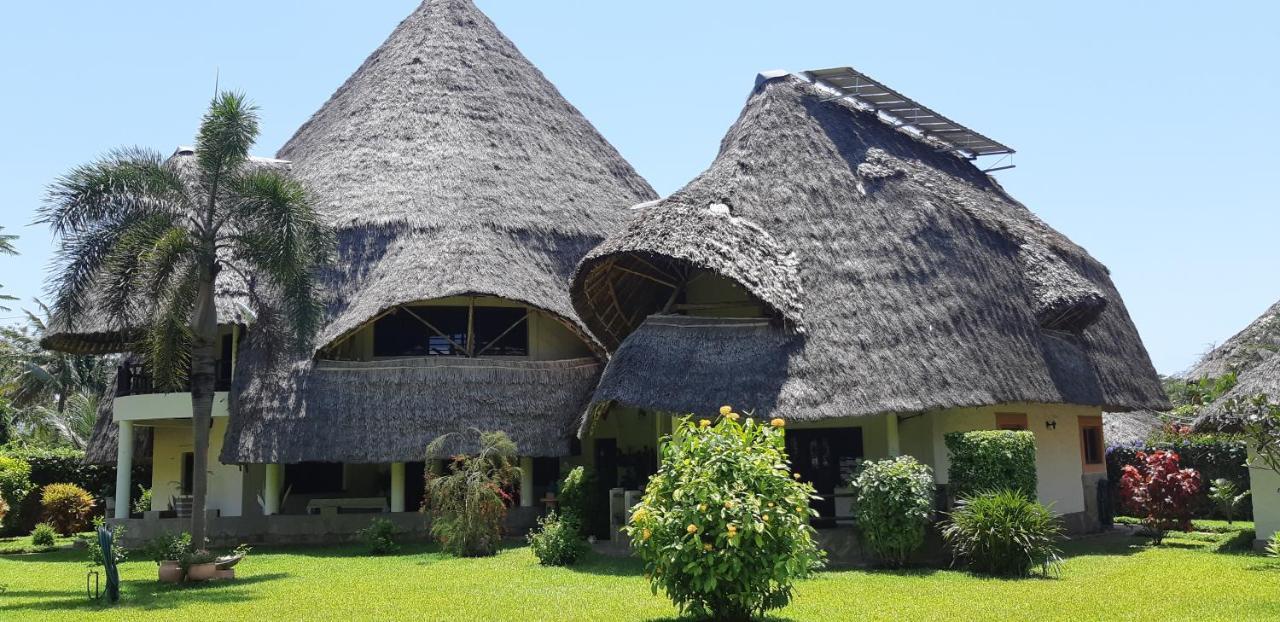 Amani Paradise - Luxury Villas Діані-Біч Екстер'єр фото