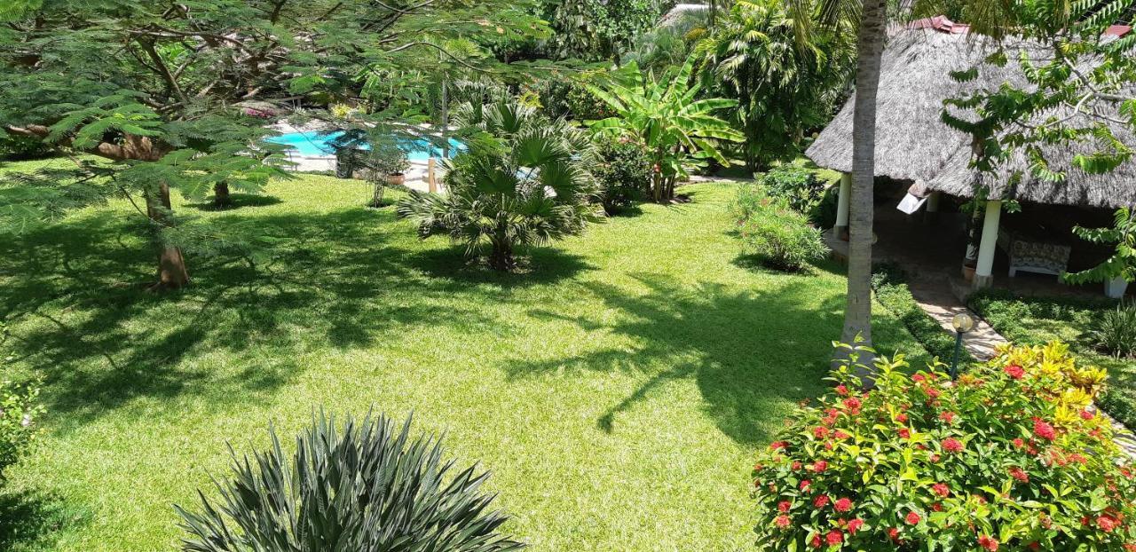 Amani Paradise - Luxury Villas Діані-Біч Екстер'єр фото